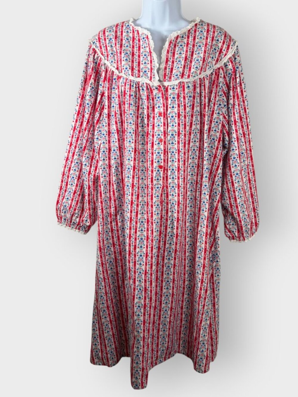 Lanz of Salzburg Flannel Nightgown | 1X | Heart Button Lace Cottage Traditional